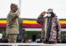 Gen Muhoozi yambitswe umudali w’ishimwe na se
