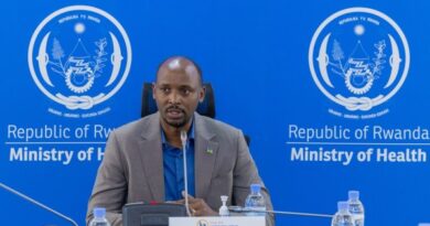 MINISANTE yategetse amavuriro yose kuvura abarwayi mbere yo kureba iby’ubwishingizi bakoresha