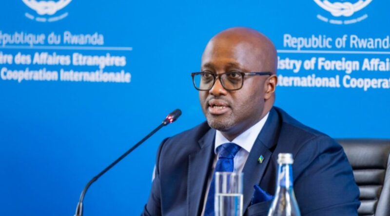 Nduhungirehe yasabye amahanga gushyira igitutu kuri RDC