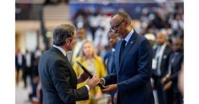 Perezida Kagame yashyikirijwe raporo yinjiza u Rwanda mu cyiciro gishya kiganisha ku ngufu za nucléaire