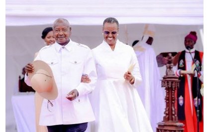 Museveni yashimye Imana yarokoye umugore we