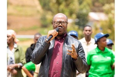 Minisitiri w’Intebe yijeje abahinzi kubasanira uburyo bwo kuhira bwangiritse
