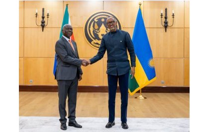 Perezida Kagame yakiriye impapuro zemerera ba Ambasaderi batanu guhagararira ibihugu byabo mu Rwanda