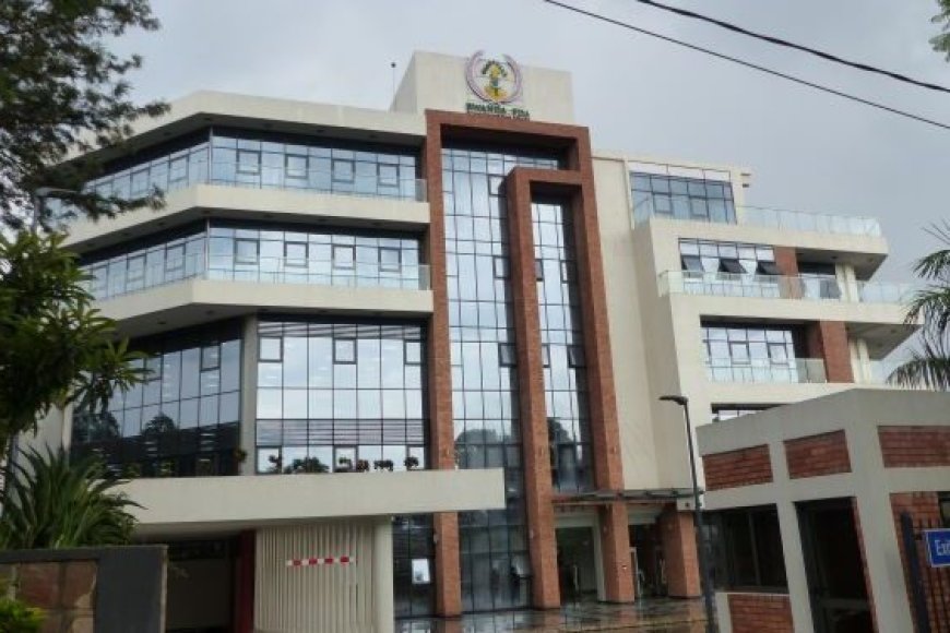 Rwanda FDA yegukanye igihembo cy’indashyikirwa mu kugenzura ibiribwa n’imiti muri Afurika y’Iburasirazuba